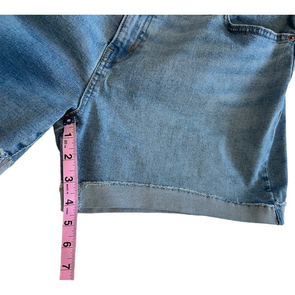 Denizen From Levi’s Denim Shorts - Size 16 / 33 - Picture 9 of 10